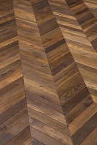 PA 4 - Plancher d’autrefois 7/8' x 3,5'' 2,4' (22 x 90 x 730 mm) Chevron angle of 45 °, spacing of 516,2 mm